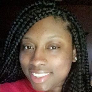 Meet your Posher, Adrienne